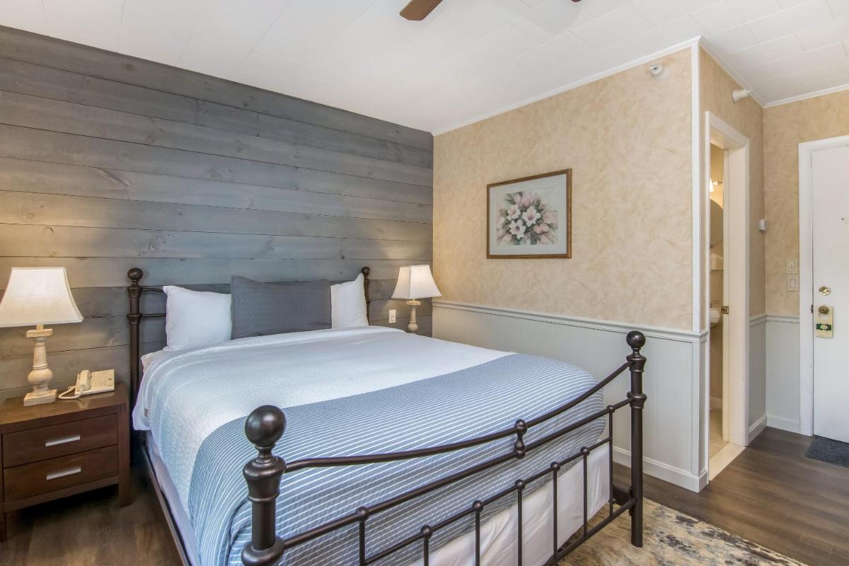 Grey Fox Inn - image 7