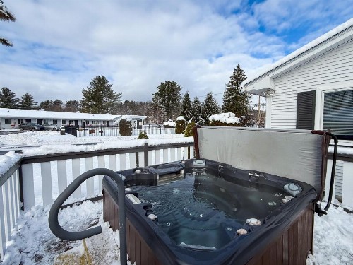 Stowe Motel & Snowdrift - image 30