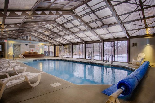 Sun & Ski Inn and Suites - image 19