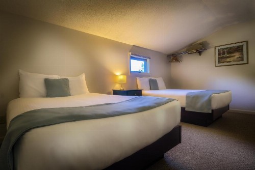 Sun & Ski Inn and Suites - image 29