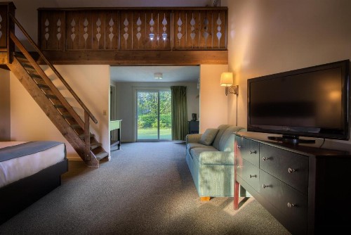 Sun & Ski Inn and Suites - image 34