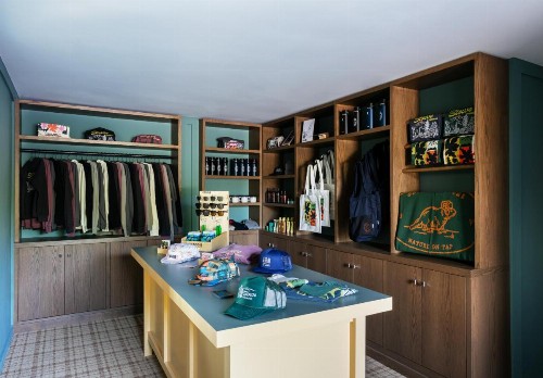 Town & Country - image 11