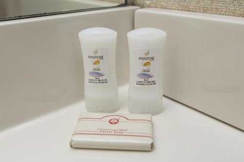 Commodores Inn - image 24