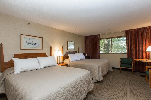 Commodores Inn - image 42