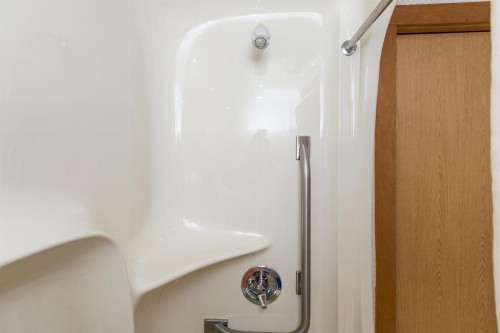 Commodores Inn - image 50
