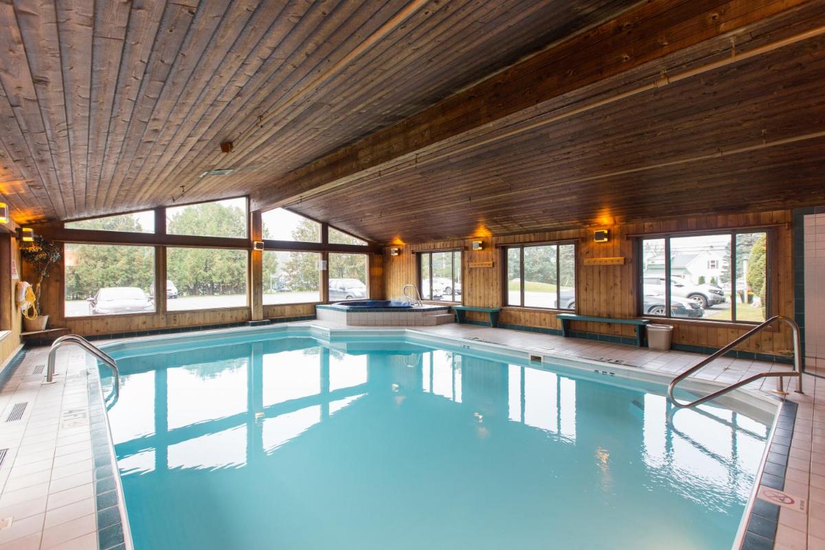 Commodores Inn - image 7