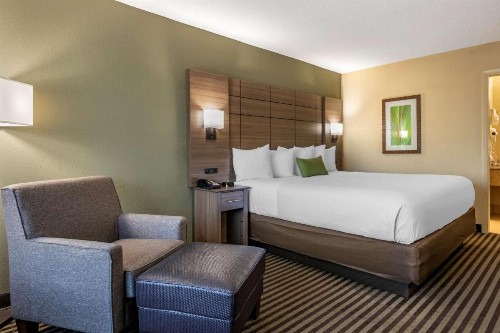 Best Western Downtown Stuart - image 2