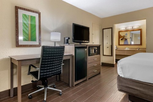 Best Western Downtown Stuart - image 30