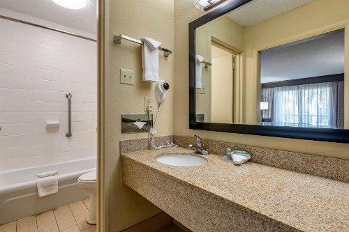 Best Western Downtown Stuart - image 33