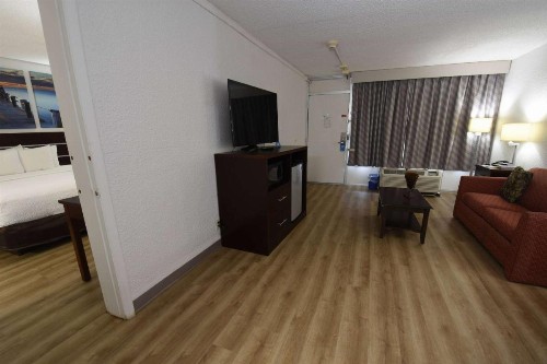 Days Inn by Wyndham Stuart - image 13
