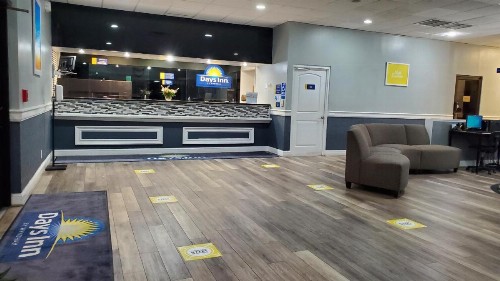 Days Inn by Wyndham Stuart - image 50
