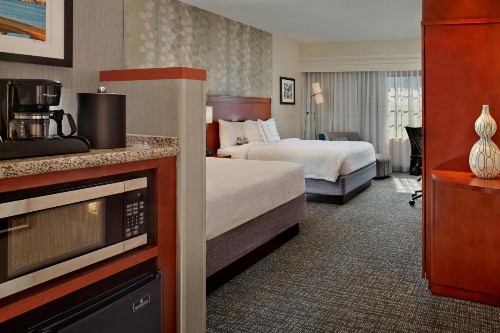 Courtyard by Marriott Stuart - image 14