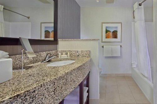 Courtyard by Marriott Stuart - image 22
