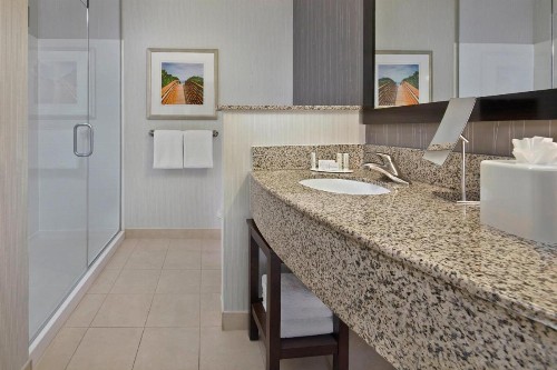 Courtyard by Marriott Stuart - image 23