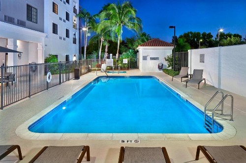 Courtyard by Marriott Stuart - image 37