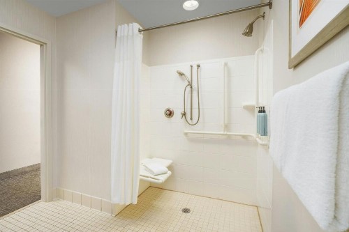 Courtyard by Marriott Stuart - image 45