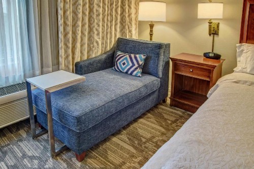 Hampton Inn & Suites Stuart-North - image 16
