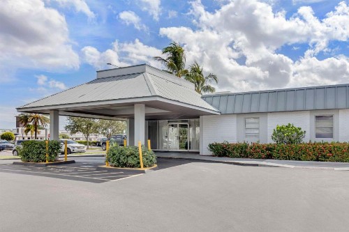 Quality Inn Downtown Stuart - image 1