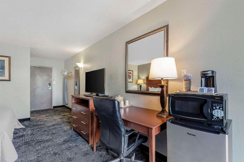 Quality Inn Downtown Stuart - image 11