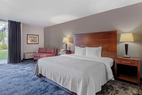 Quality Inn Downtown Stuart - image 19