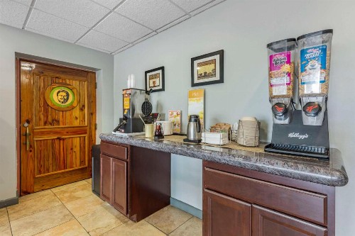 Quality Inn Downtown Stuart - image 23