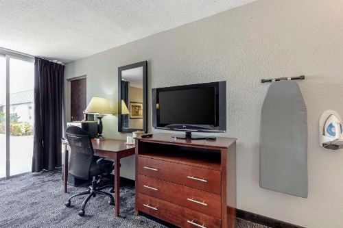 Quality Inn Downtown Stuart - image 25