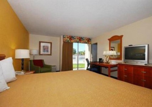 Quality Inn Downtown Stuart - image 3