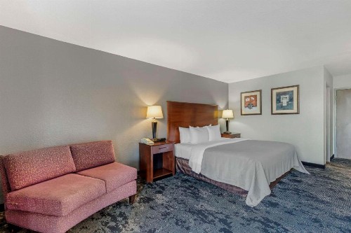 Quality Inn Downtown Stuart - image 32