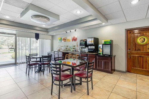 Quality Inn Downtown Stuart - image 5