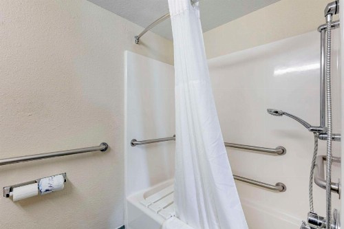 Quality Inn Downtown Stuart - image 6