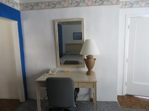 Royal Palms Motel - image 11
