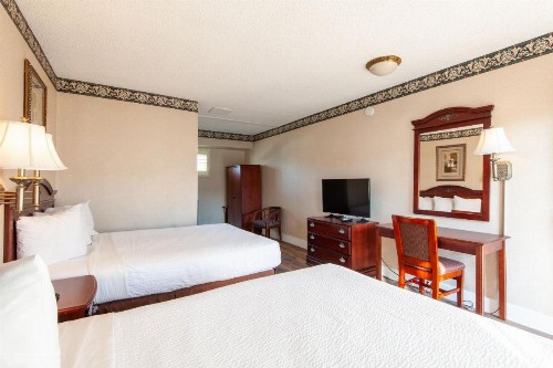 Studio City Courtyard Hotel - image 17