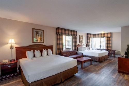 Studio City Courtyard Hotel - image 34