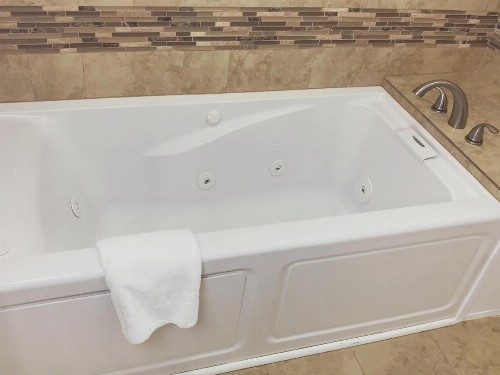 Nite Inn at Universal City - image 40