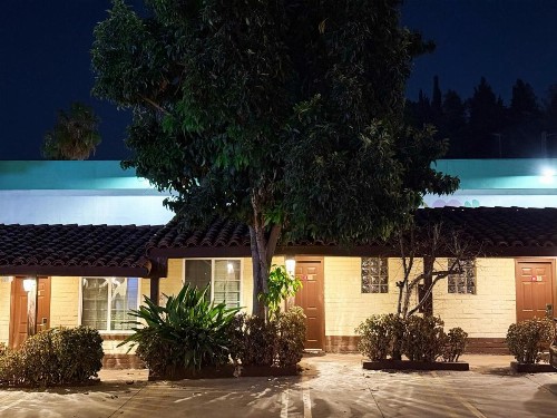 El Patio Inn - image 10