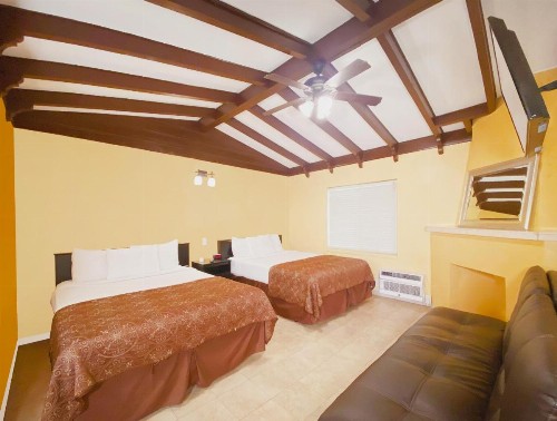 El Patio Inn - image 11