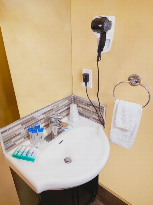 El Patio Inn - image 32