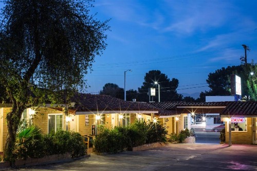 El Patio Inn - image 37