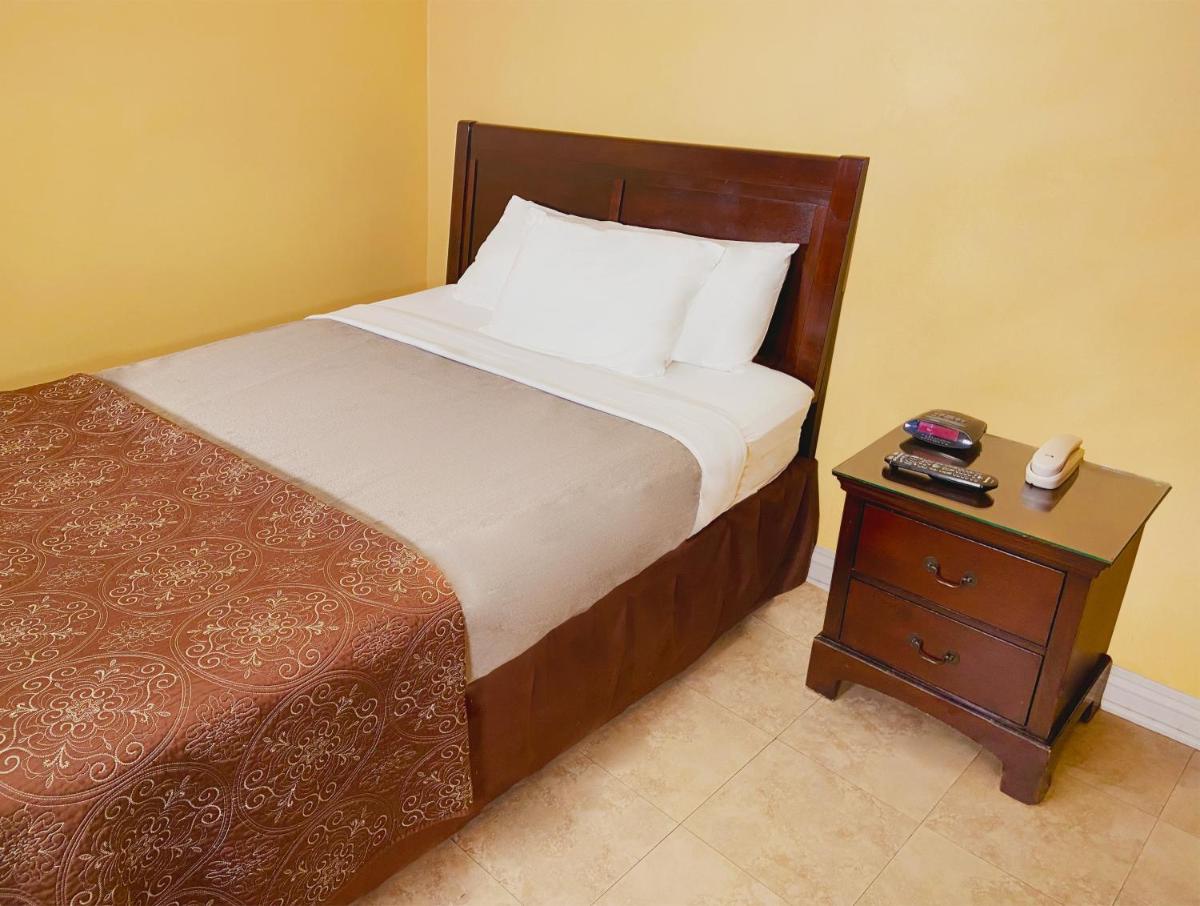 El Patio Inn - image 6