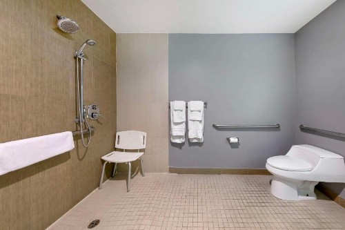 BLVD Hotel & Spa - Walking Distance to Universal Studios Hollywood - image 22
