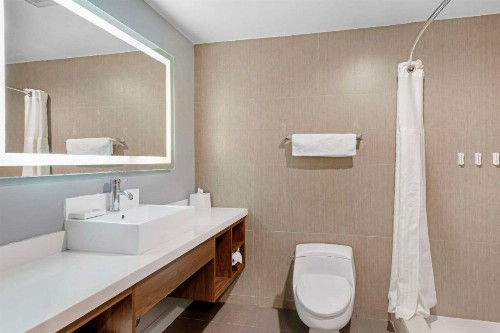 BLVD Hotel & Spa - Walking Distance to Universal Studios Hollywood - image 24