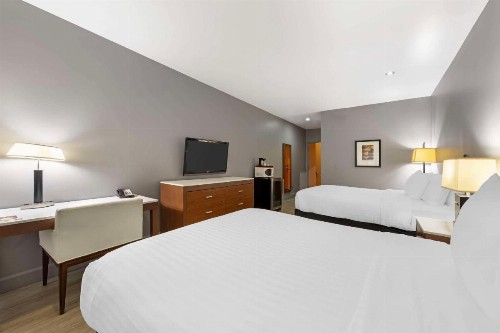 BLVD Hotel & Spa - Walking Distance to Universal Studios Hollywood - image 31