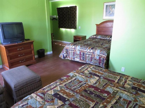 Park Motel - image 10