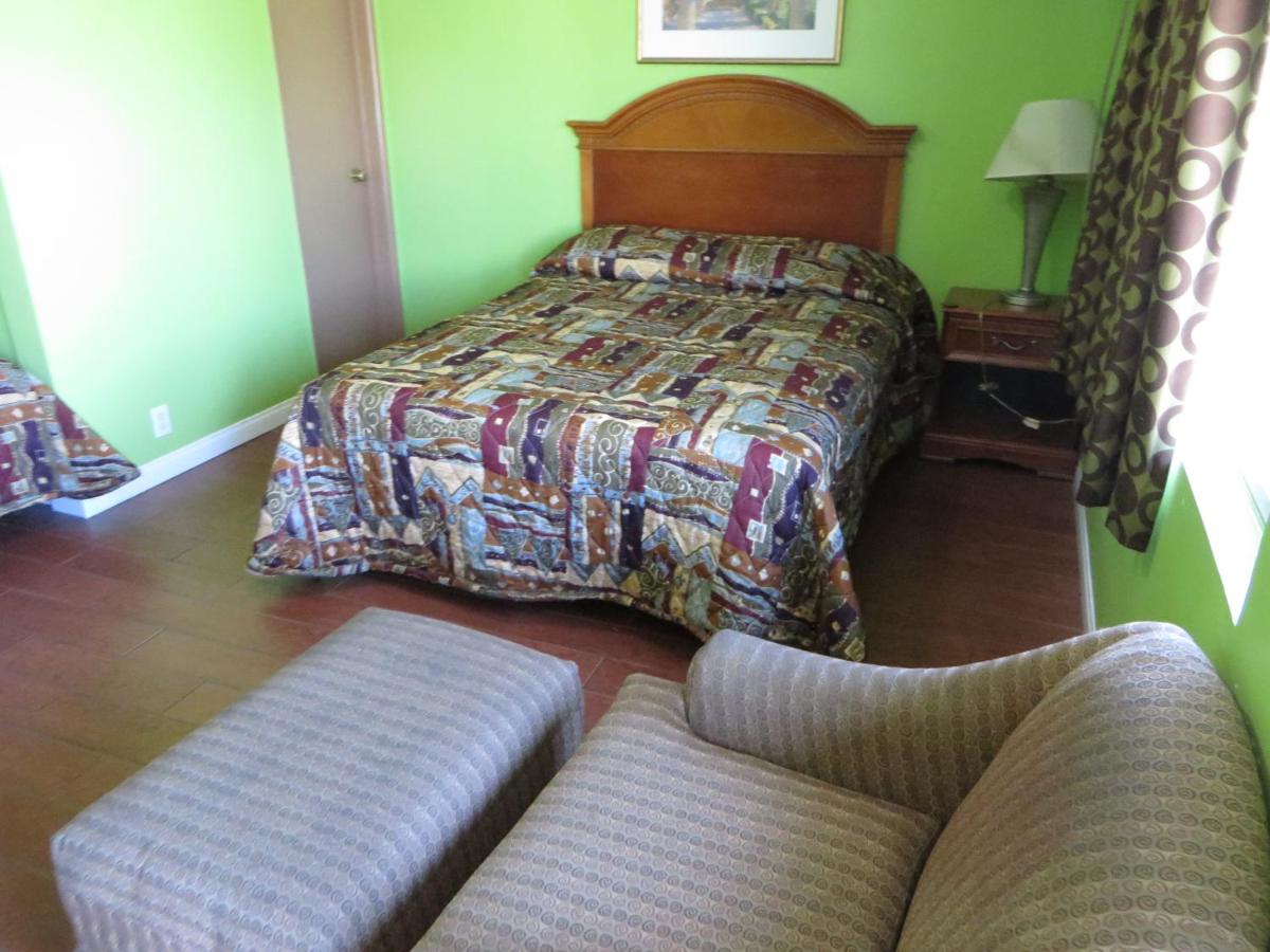 Park Motel - image 4