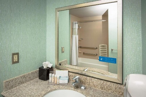 Hampton Inn & Suites Suisun City Waterfront - image 16