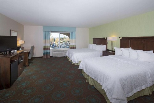 Hampton Inn & Suites Suisun City Waterfront - image 18