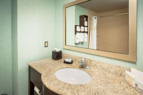 Hampton Inn & Suites Suisun City Waterfront - image 19