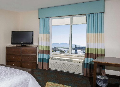Hampton Inn & Suites Suisun City Waterfront - image 21