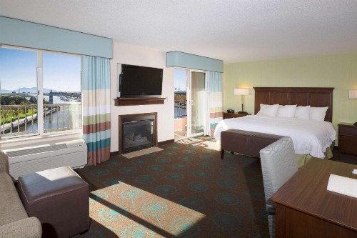 Hampton Inn & Suites Suisun City Waterfront - image 29