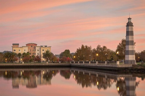 Hampton Inn & Suites Suisun City Waterfront - image 3